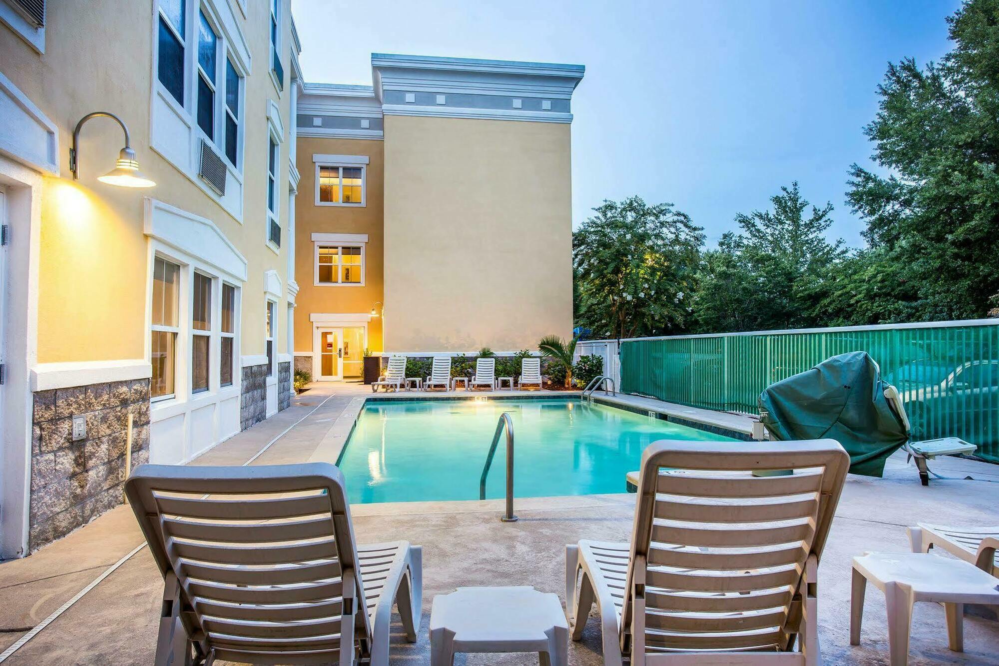 Comfort Suites At Isle Of Palms Connector Mount Pleasant Eksteriør bilde